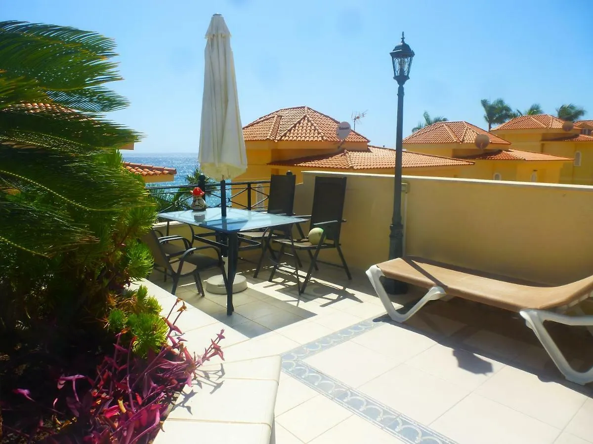 Großartige eigene Etage von “Villa am Ozean“ . Offener Terrasse. Separater Eingang. Nur für Erwachsene. Los Cristianos  Los Cristianos (Tenerife)